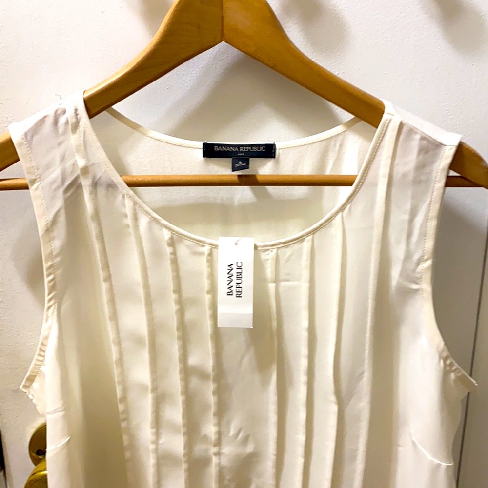 Sleeveless top